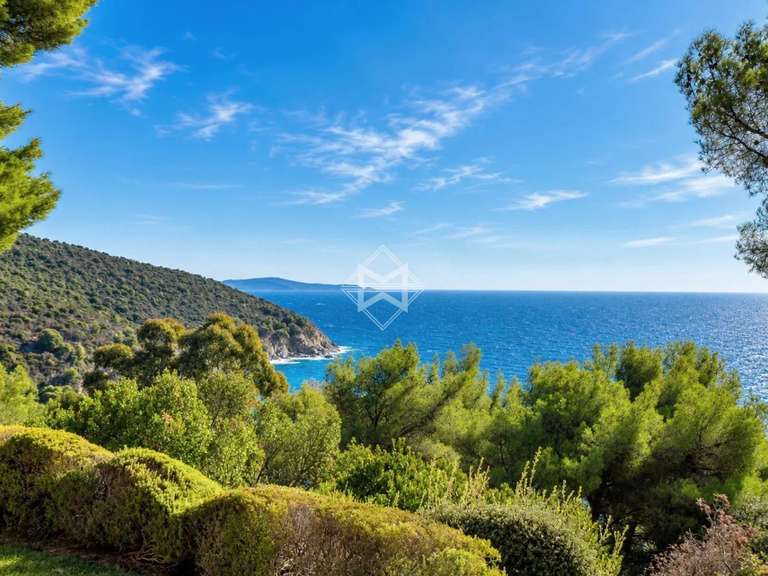 Maison Rayol-Canadel-sur-Mer - 7 chambres - 330m²