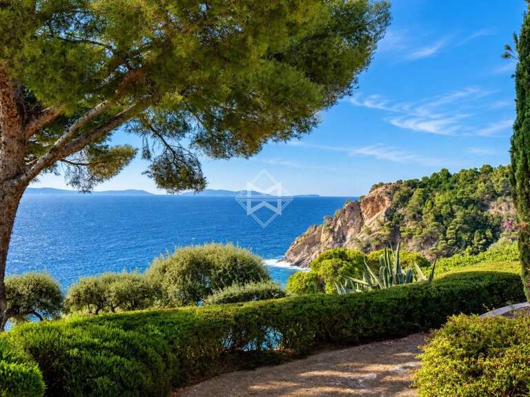 Maison Rayol-Canadel-sur-Mer - 7 chambres - 330m²
