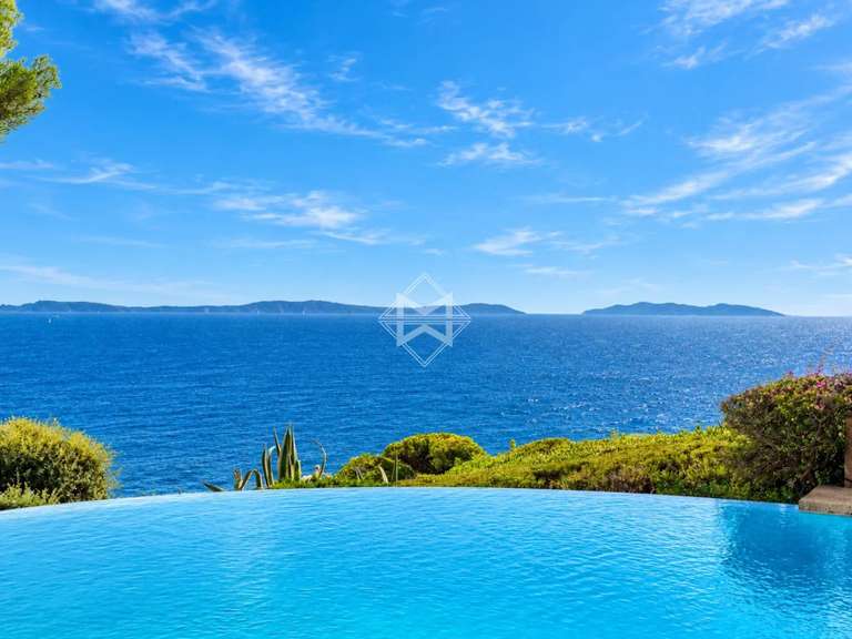 Maison Rayol-Canadel-sur-Mer - 7 chambres - 330m²