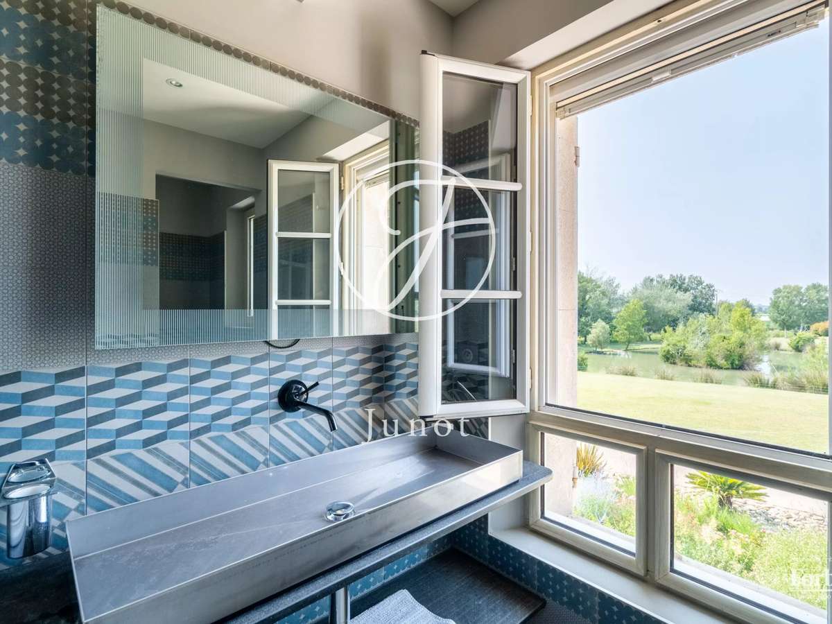 House raphele-les-arles