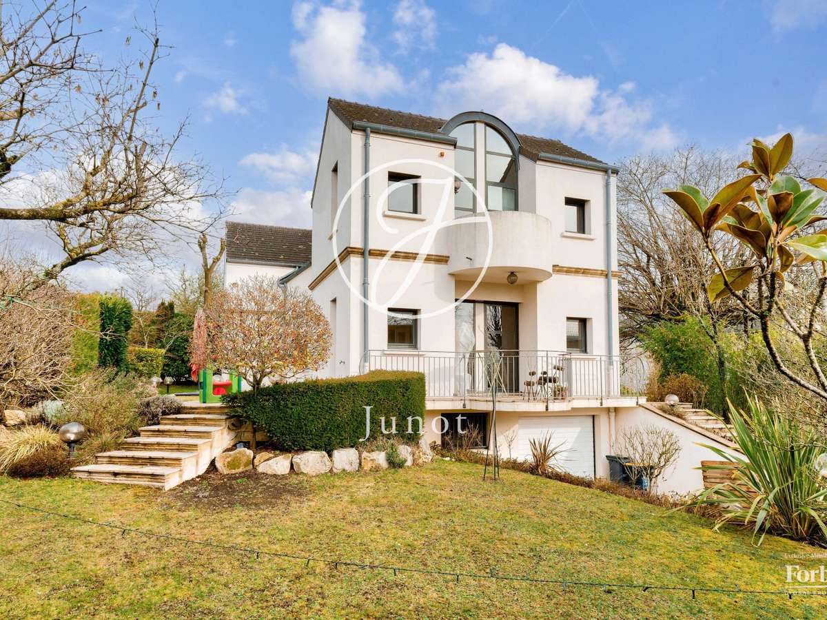 House Le Chesnay-Rocquencourt