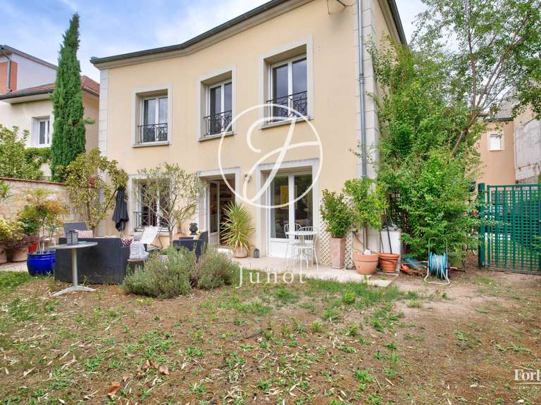 Maison Chatou - 4 chambres - 207m²