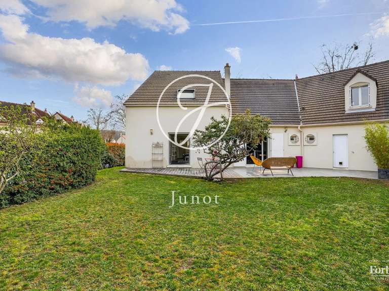 Maison Croissy-sur-Seine - 4 chambres - 197m²
