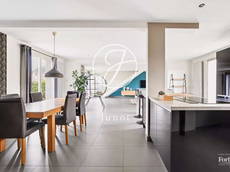 Maison Croissy-sur-Seine - 4 chambres - 197m²