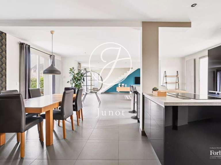 Maison Croissy-sur-Seine - 4 chambres - 197m²