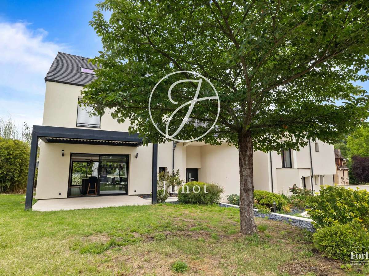 Maison Villejust