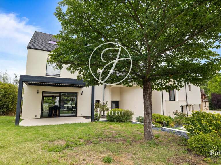 Maison Villejust - 7 chambres - 380m²