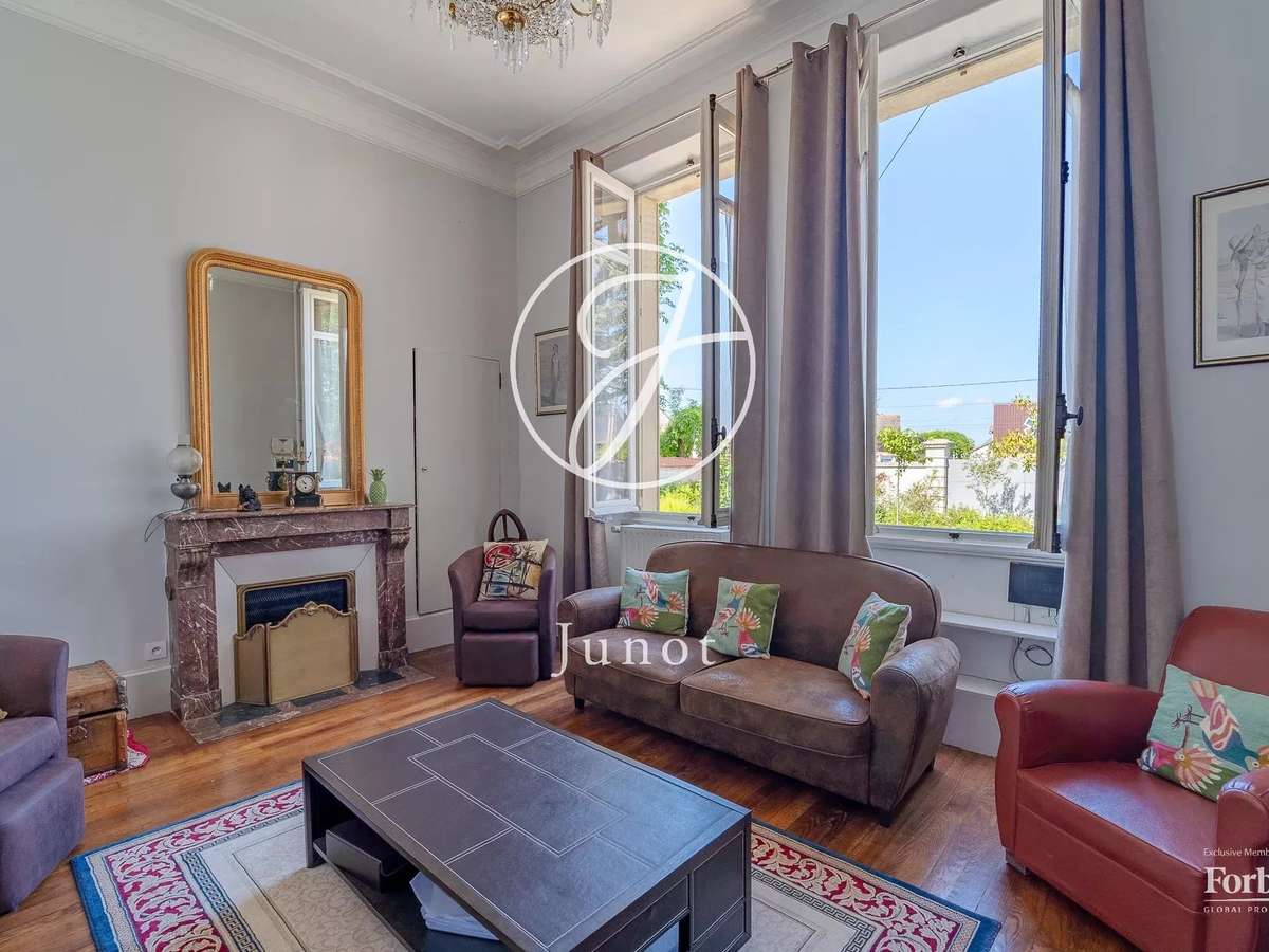 Maison Sancoins