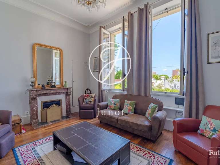 Maison Sancoins - 8 chambres - 394m²