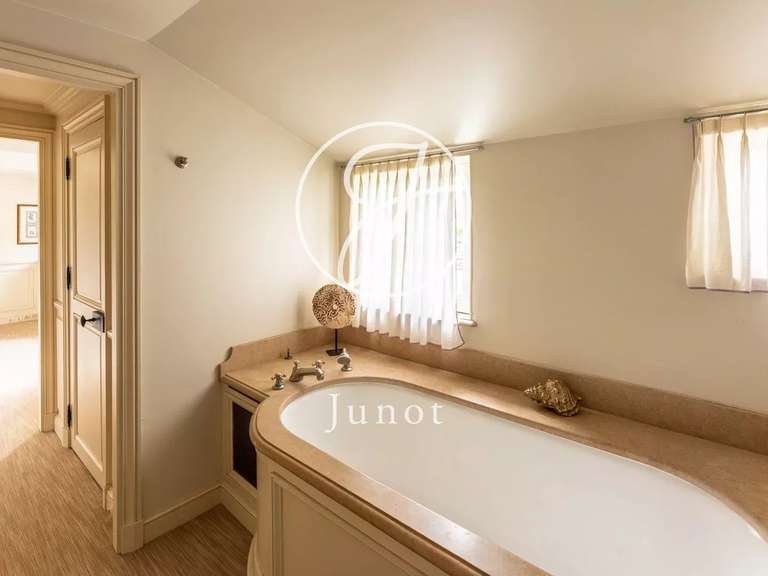 Propriété Maincy - 7 chambres - 659m²