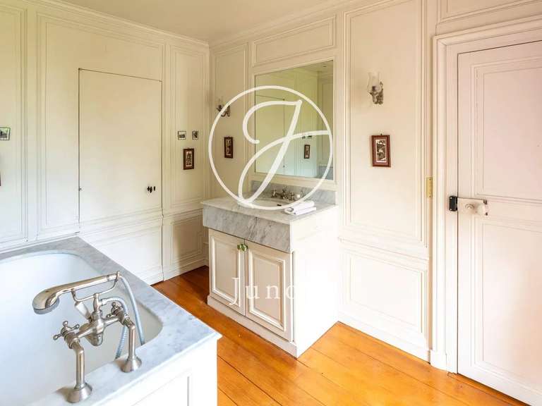 Propriété Maincy - 7 chambres - 659m²
