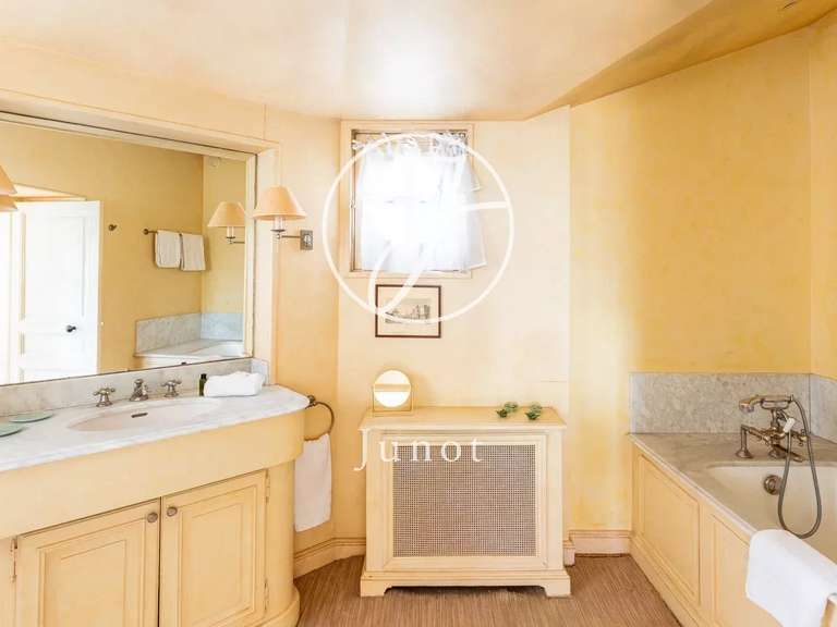 Propriété Maincy - 7 chambres - 659m²
