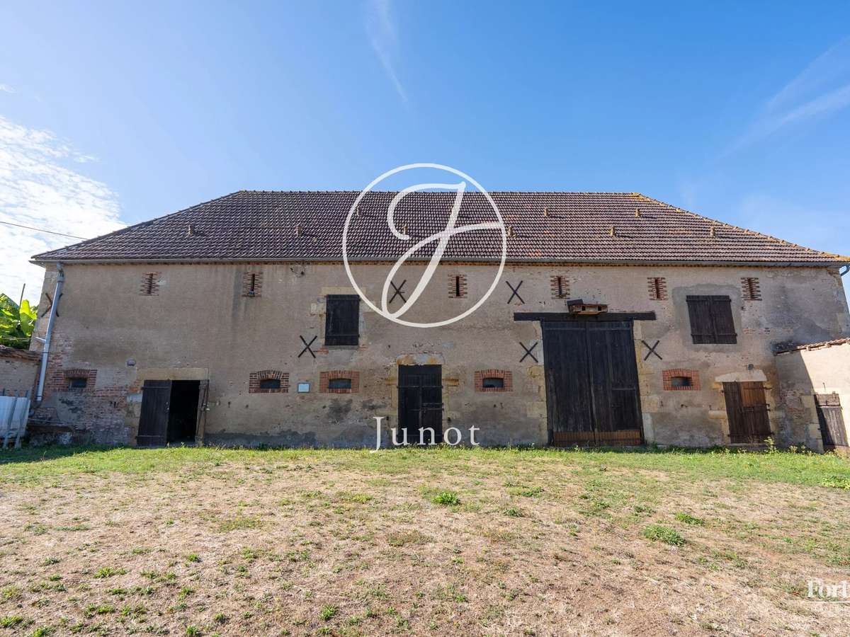Maison Fours