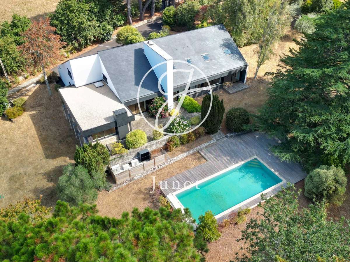 Maison Crach