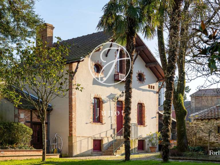 House Nantes Gare Sud - Malakoff - 8 bedrooms - 374m²