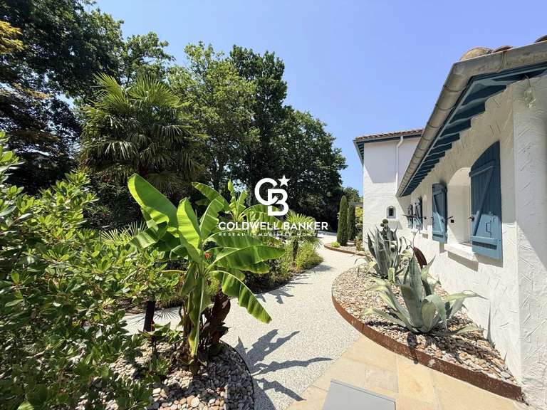 House Arcangues - 4 bedrooms - 200m²