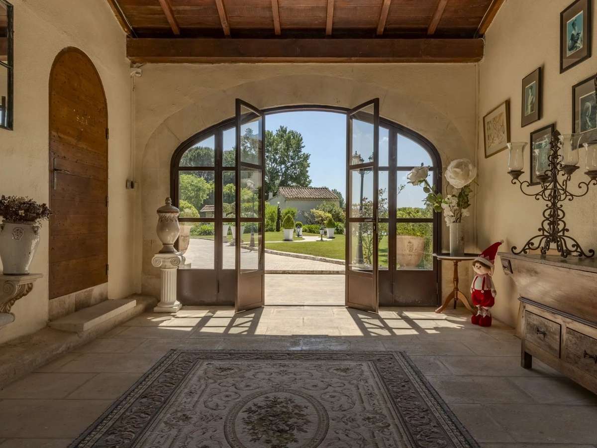 Maison Raphele-les-arles