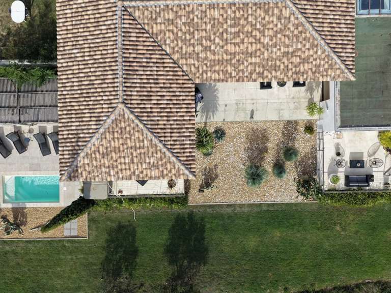 Maison La Capelle-et-Masmolène - 5 chambres - 252m²