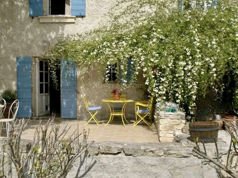 House Uzès - 8 bedrooms - 360m²