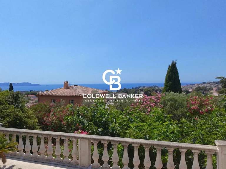 Maison Carqueiranne - 4 chambres - 231m²
