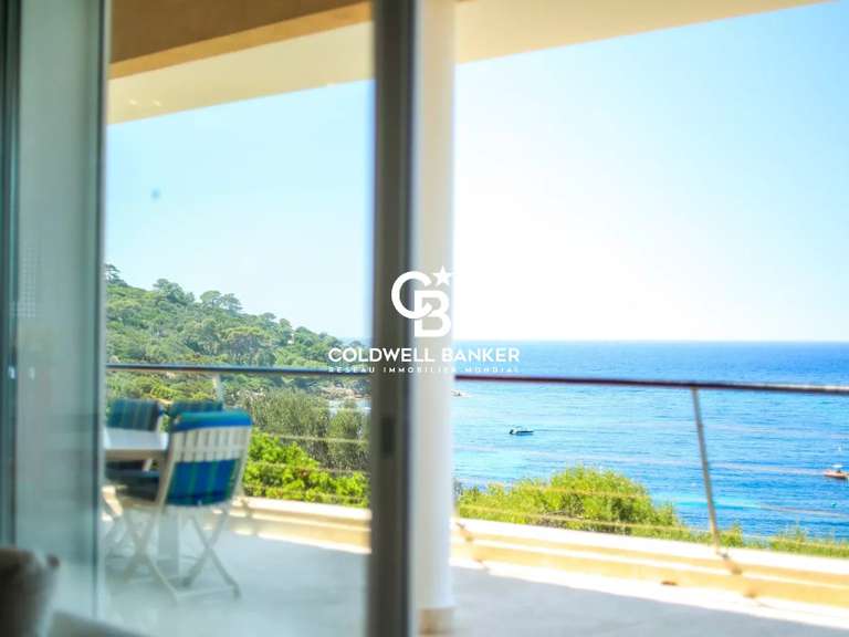 House Ile-du-levant - 3 bedrooms - 188m²