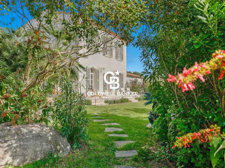 Maison Carqueiranne - 6 chambres - 213m²