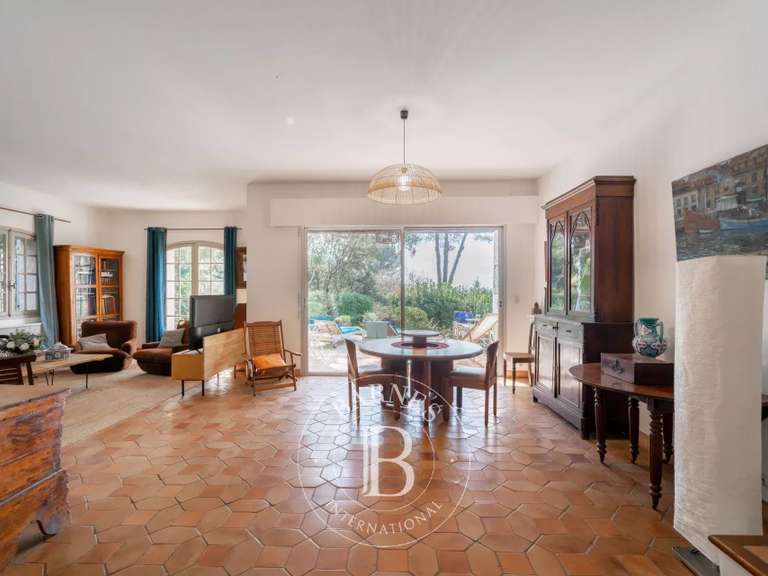 Maison Boulouris - 6 chambres - 192m²