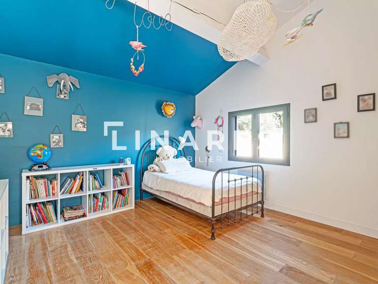House Aubagne - 7 bedrooms - 305m²