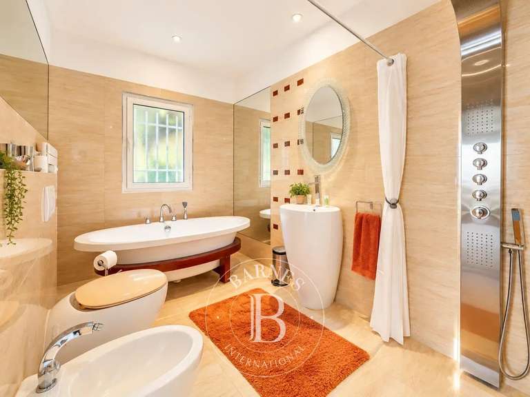 House Mandelieu-la-Napoule - 4 bedrooms - 204m²
