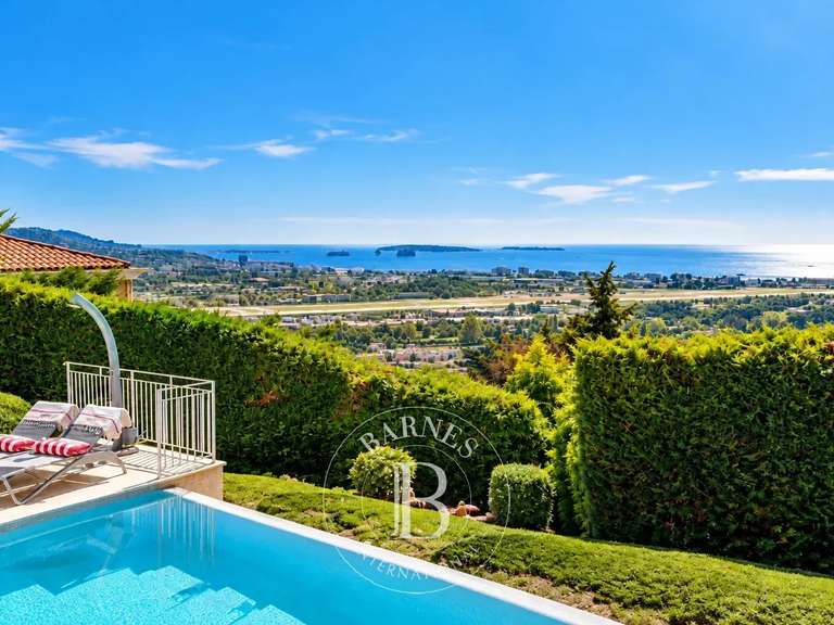 House Mandelieu-la-Napoule - 4 bedrooms - 204m²