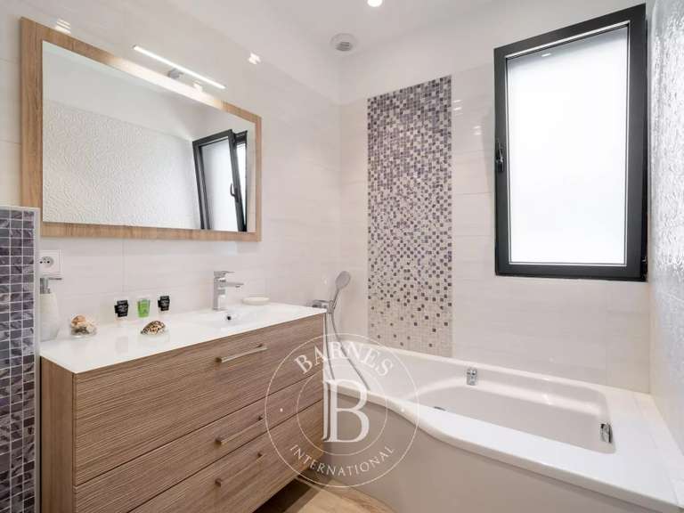 Maison Mandelieu-la-Napoule - 4 chambres - 221m²