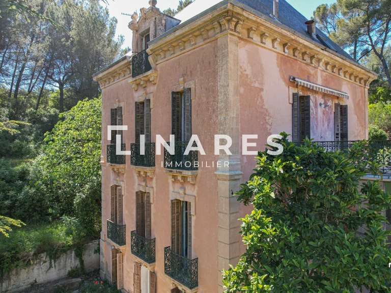 House Marseille 11e - 6 bedrooms - 291m²