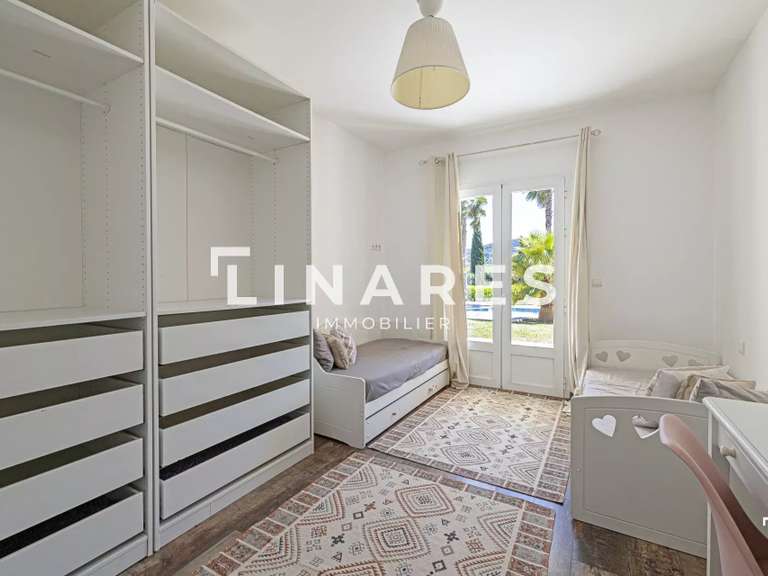 Maison Aubagne - 4 chambres - 250m²