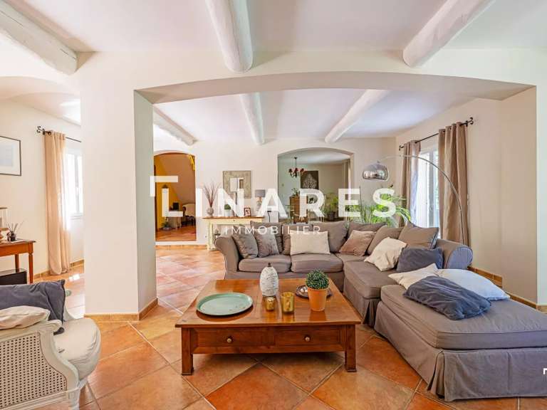 Maison Trets - 4 chambres - 223m²