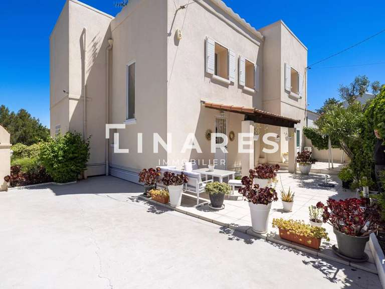 Maison Marseille 12e - 4 chambres - 140m²