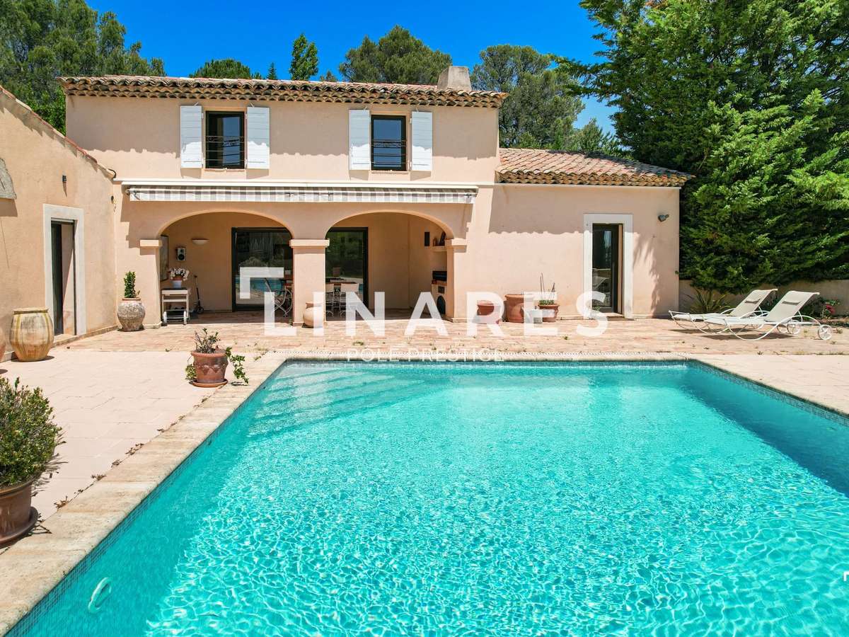 Maison Saint-Marc-Jaumegarde