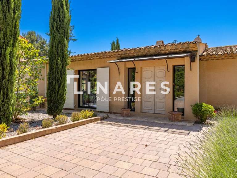 Maison Saint-Marc-Jaumegarde - 7 chambres - 457m²