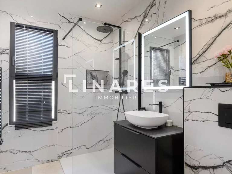 Maison Aubagne - 3 chambres - 240m²