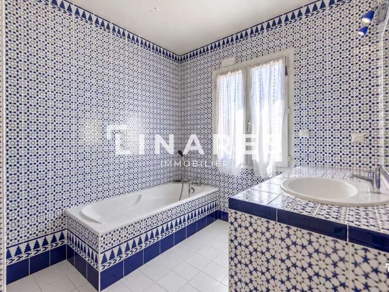 House Marseille 9e - 6 bedrooms - 201m²