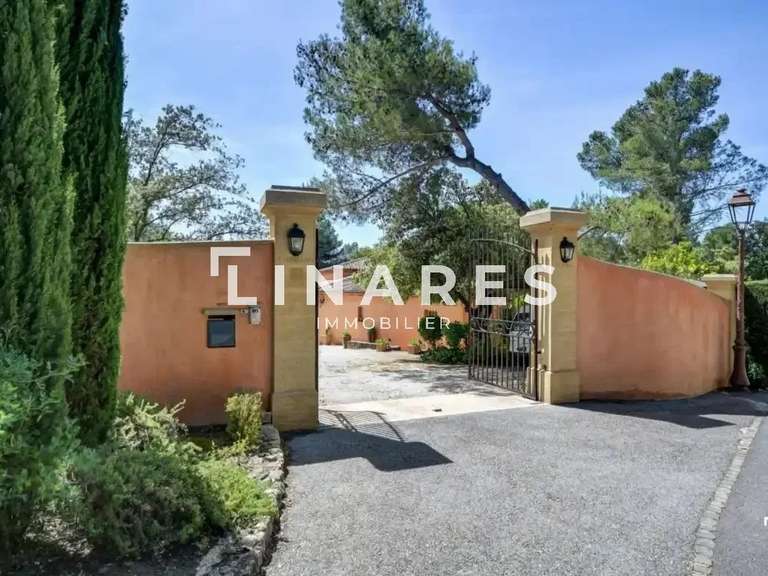 House Aix-en-Provence - 5 bedrooms - 237m²
