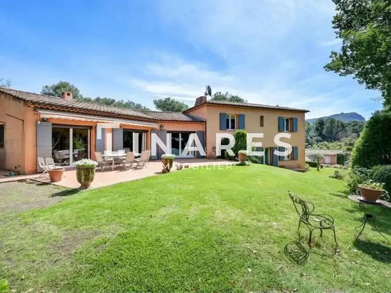 House Aix-en-Provence - 5 bedrooms - 237m²