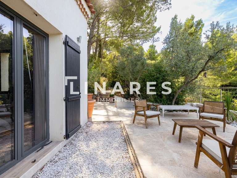 House Aubagne - 4 bedrooms - 232m²