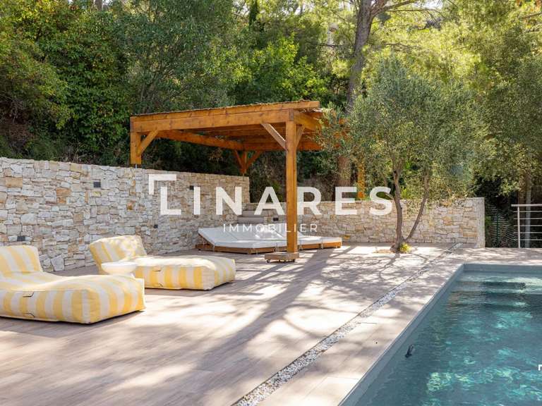 Maison Aubagne - 4 chambres - 232m²