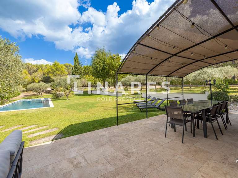 House Rognes - 4 bedrooms - 230m²
