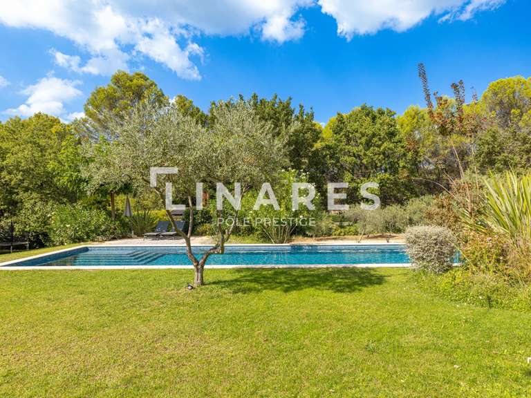 Maison Rognes - 4 chambres - 230m²