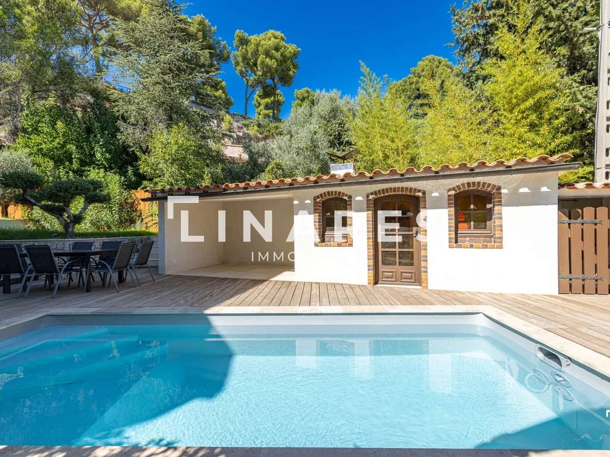 House Cassis