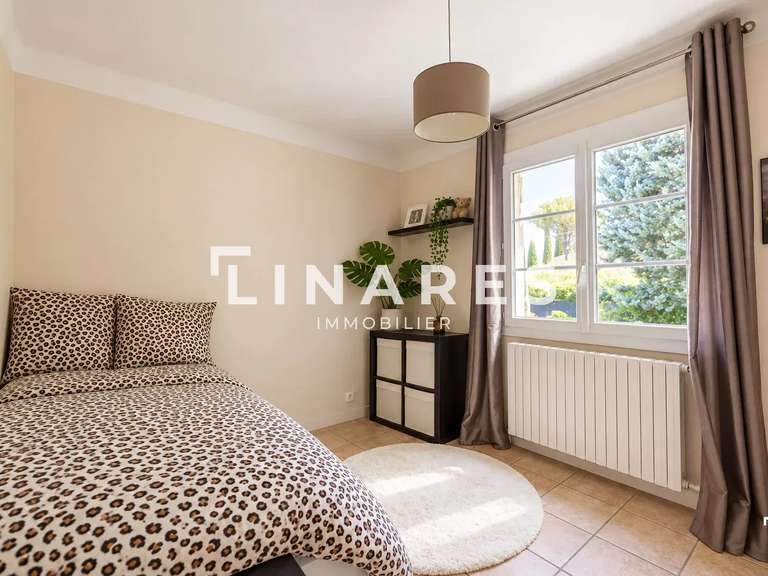 House Bouc-Bel-Air - 4 bedrooms - 161m²