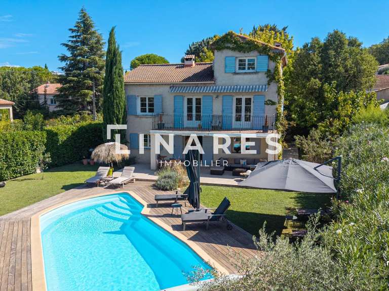 House Bouc-Bel-Air - 4 bedrooms - 161m²