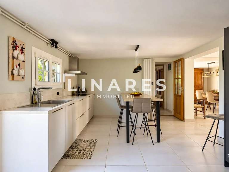 House Bouc-Bel-Air - 4 bedrooms - 161m²