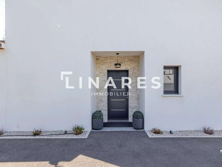 House Aubagne - 3 bedrooms - 147m²